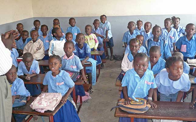 élèves de la maternelle à Sainte Rita à Brazzaville
