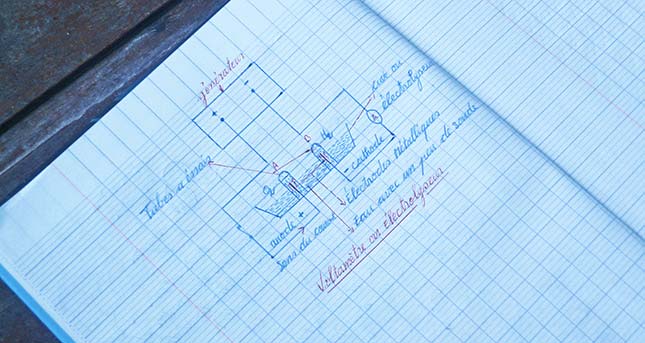 Cahier d'un élève de 3ème au collège de Voka, œuvre marianiste