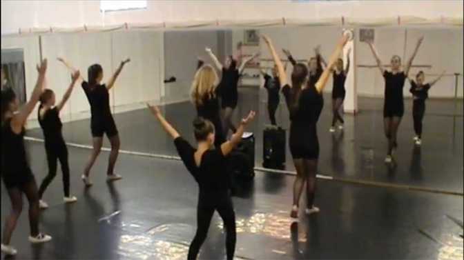 Apprenez la chorégraphie pour Lourdes !